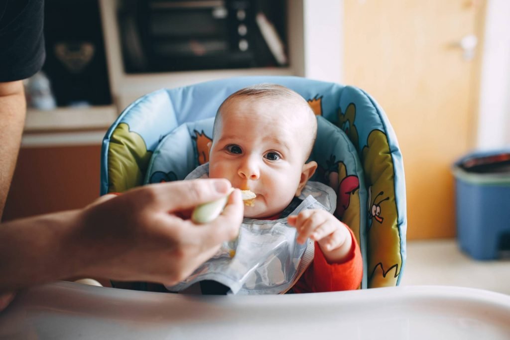 Can-you-feed-baby-in-the-bouncer